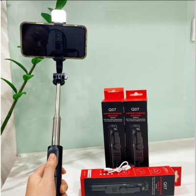 Gậy chụp hình Q7S / Q07 vỏ đỏ có đèn