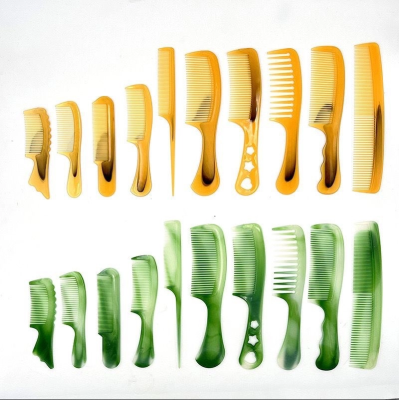 Set 10 lược nhựa ( T300 )