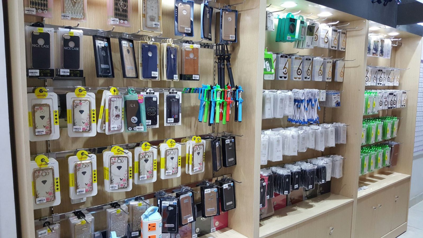 cửa hàng sỉ phụ kiện điện thoại 
